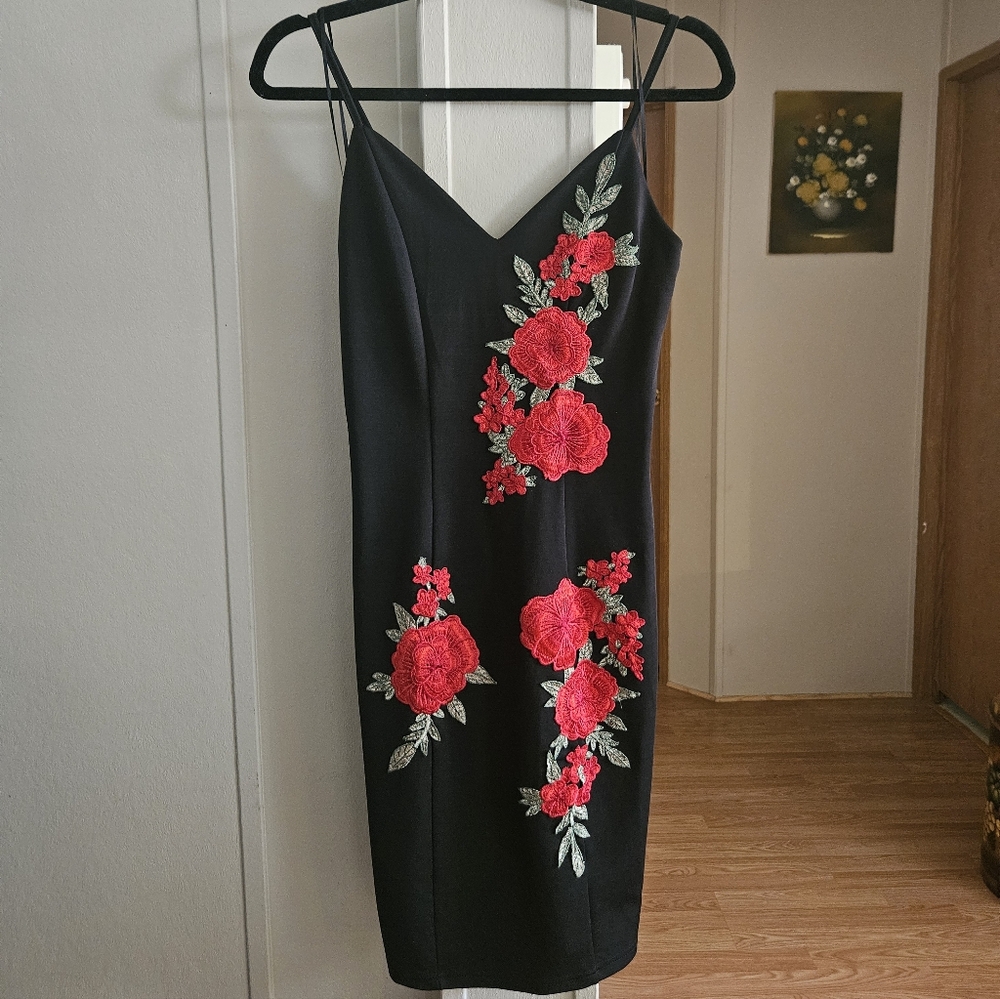 Charlotte Russe Embroidered Rose Bodycon Dress - Picture 2 of 4